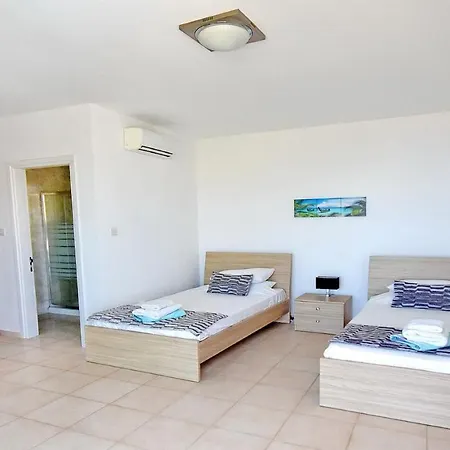 Villa Valentina Coral Bay