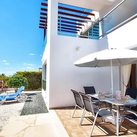 Valentina Villa Coral Bay